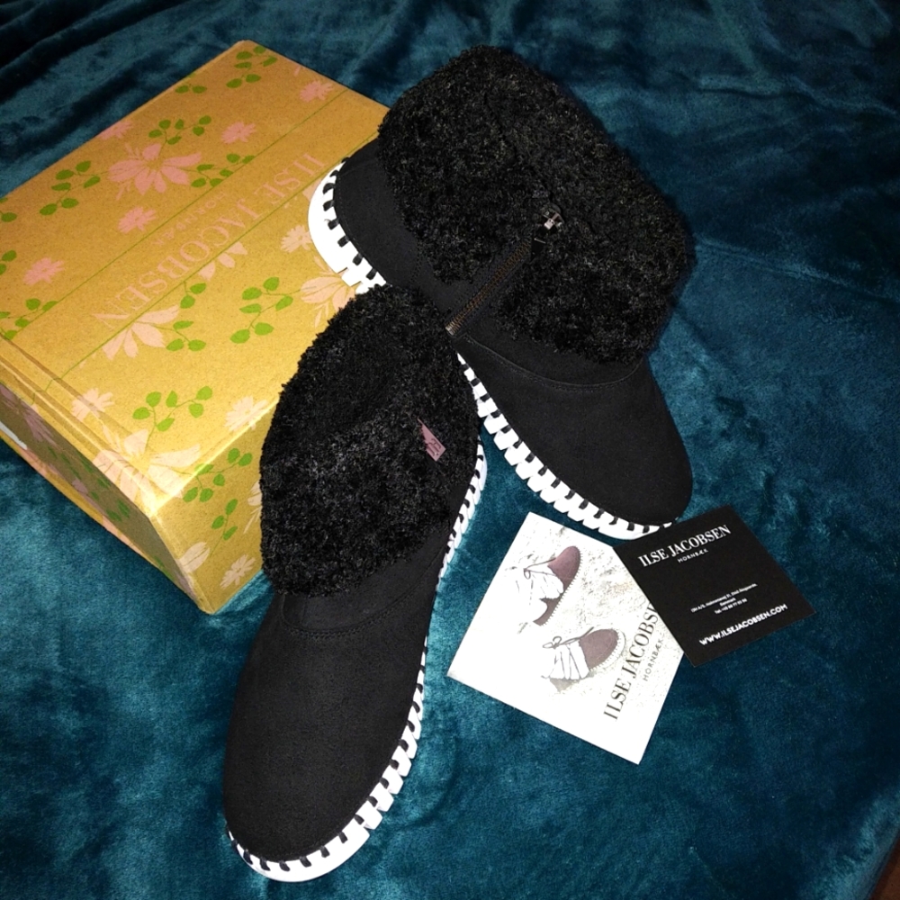 Isle Jacobsen Tulip Boots - NWT - Size 40